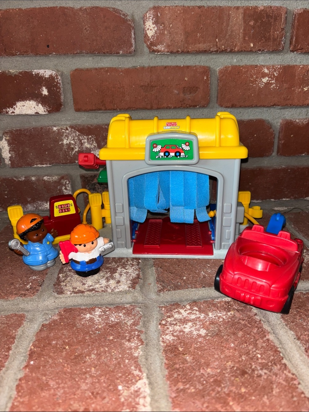 VTG Fisher-Price Gas N Go Car Wash 5pc Set w/ 2 Little People Figures